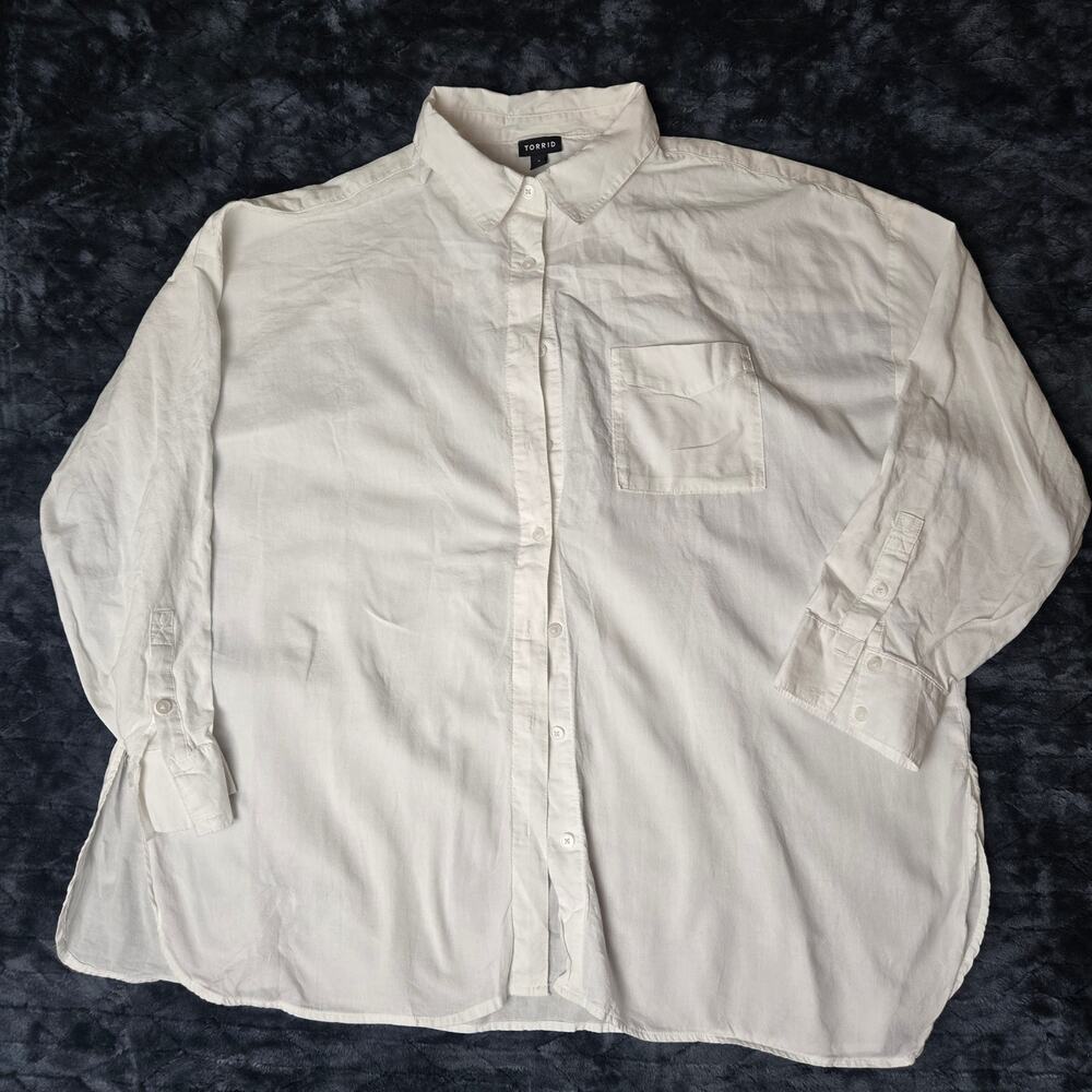 Torrid Women's White Flowy Three-Quarter Sleeve Button Up Blouse - Size 1